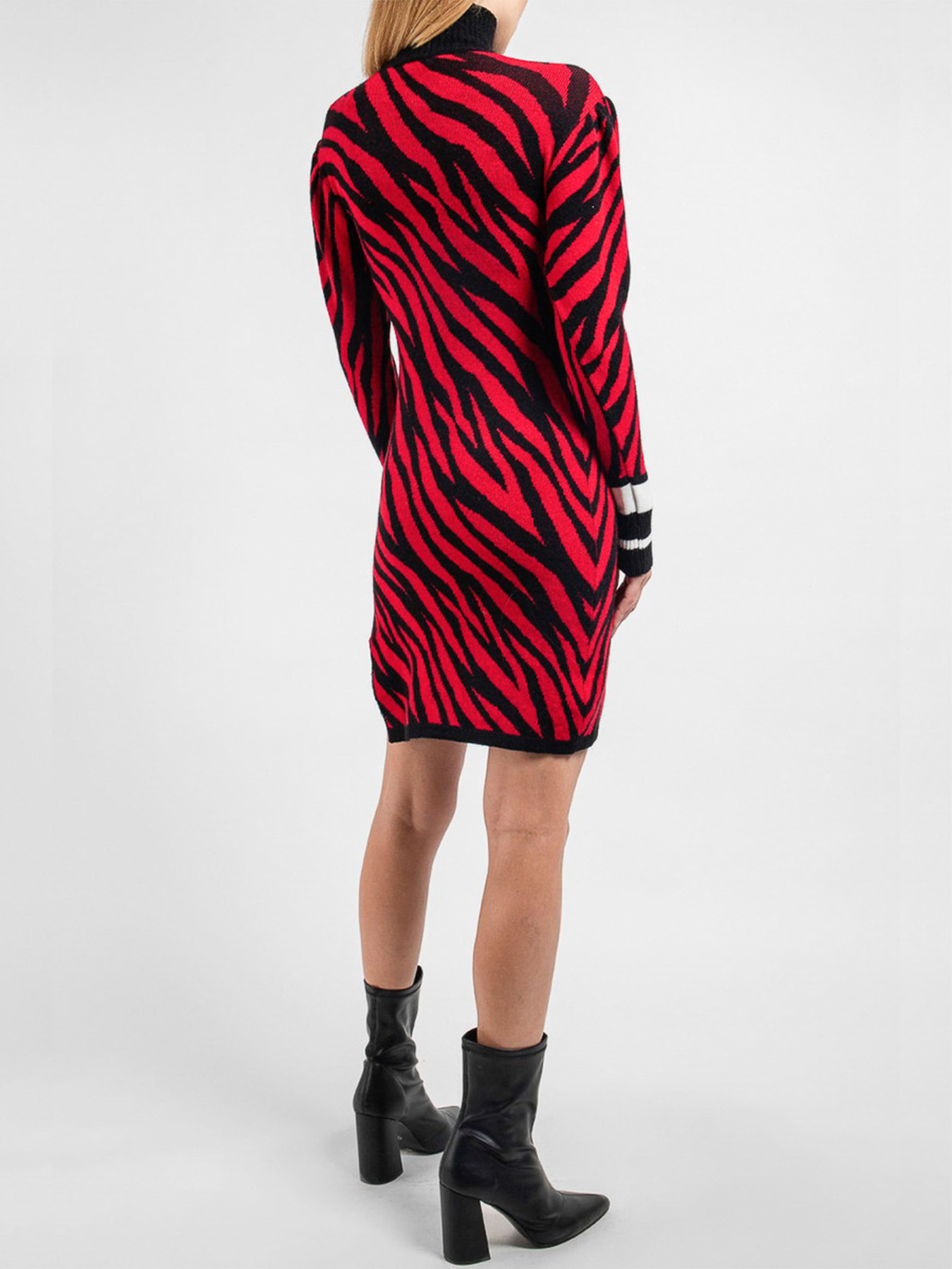 Платье мини J.B4 (Just Before) модель 2WD05039 Фото