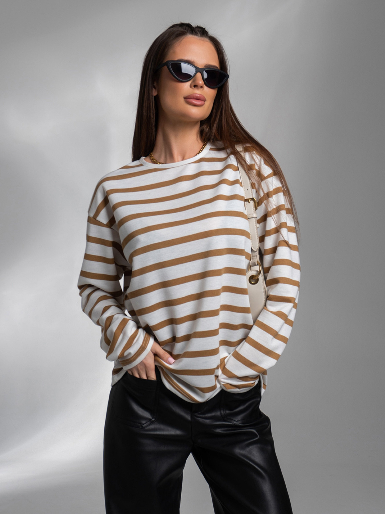 Лонгслів ISSA Plus модель 14584_белый_коричневый Фото