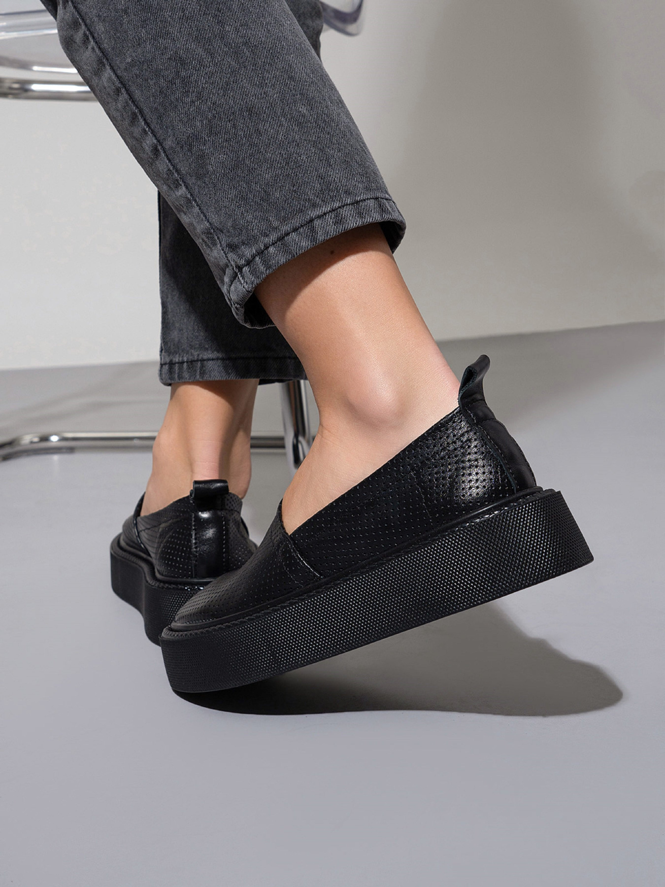 Сліпони ISSA Plus модель OB2-458_черный Сліпони ISSA Plus модель OB2-458_черный Фото