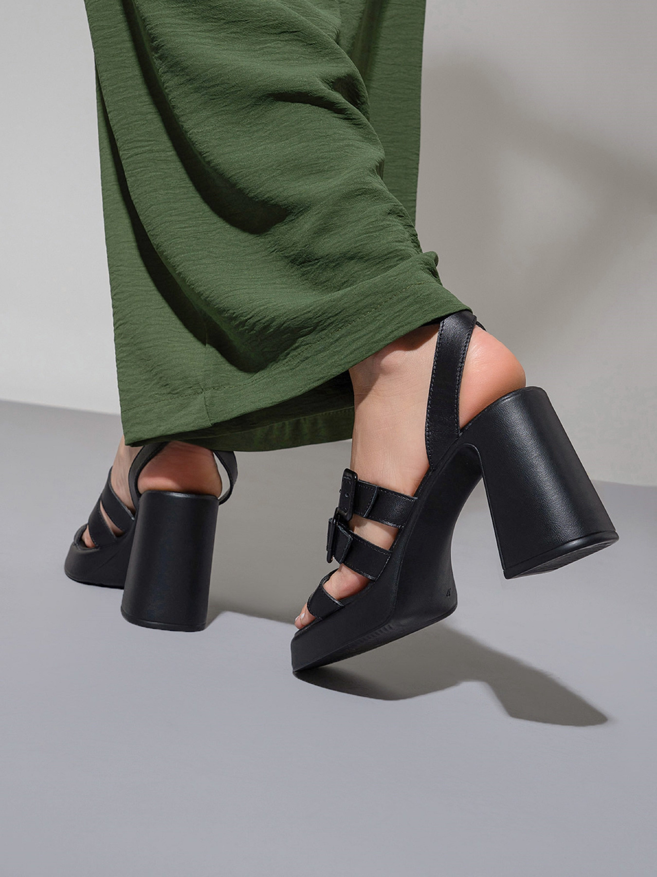 Босоножки ISSA Plus модель OB2-477_черный Фото