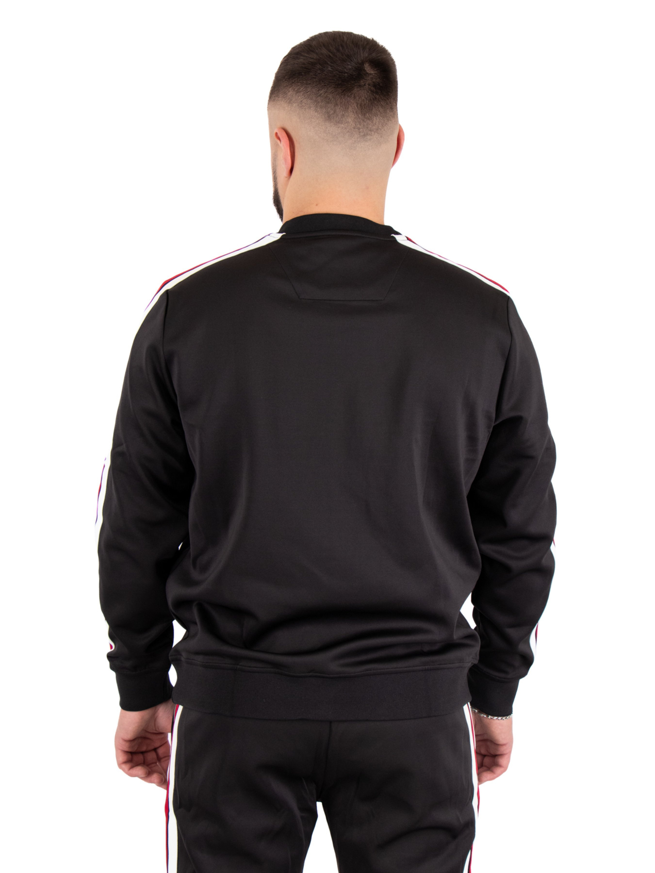 Свитшот Weekend Offender модель TTAW2301-BLACK Фото