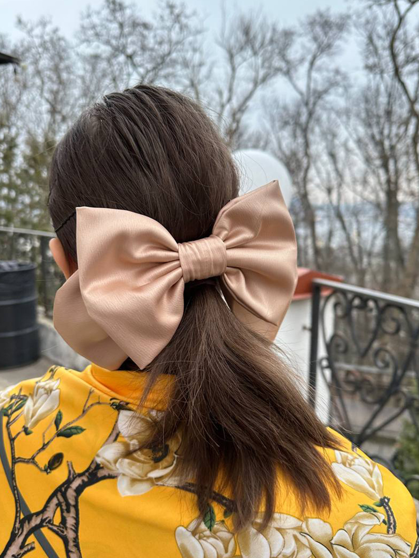 Бежевий великий бант, модний і стильний аксесуар шпилька для волосся MyScarf модель ba_047113 Фото