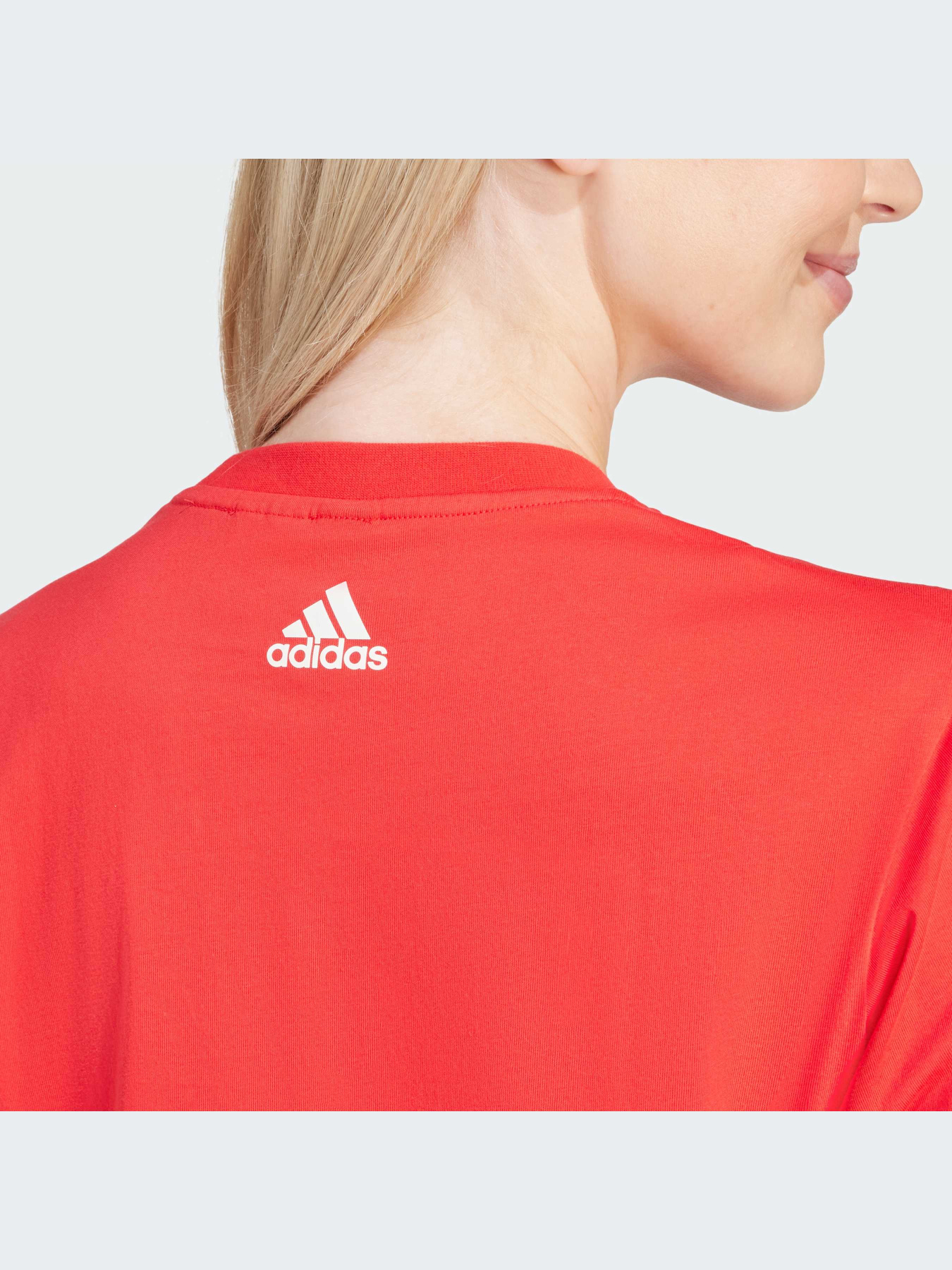 Футболка Adidas модель IQ4486 Футболка Adidas модель IQ4486 Фото