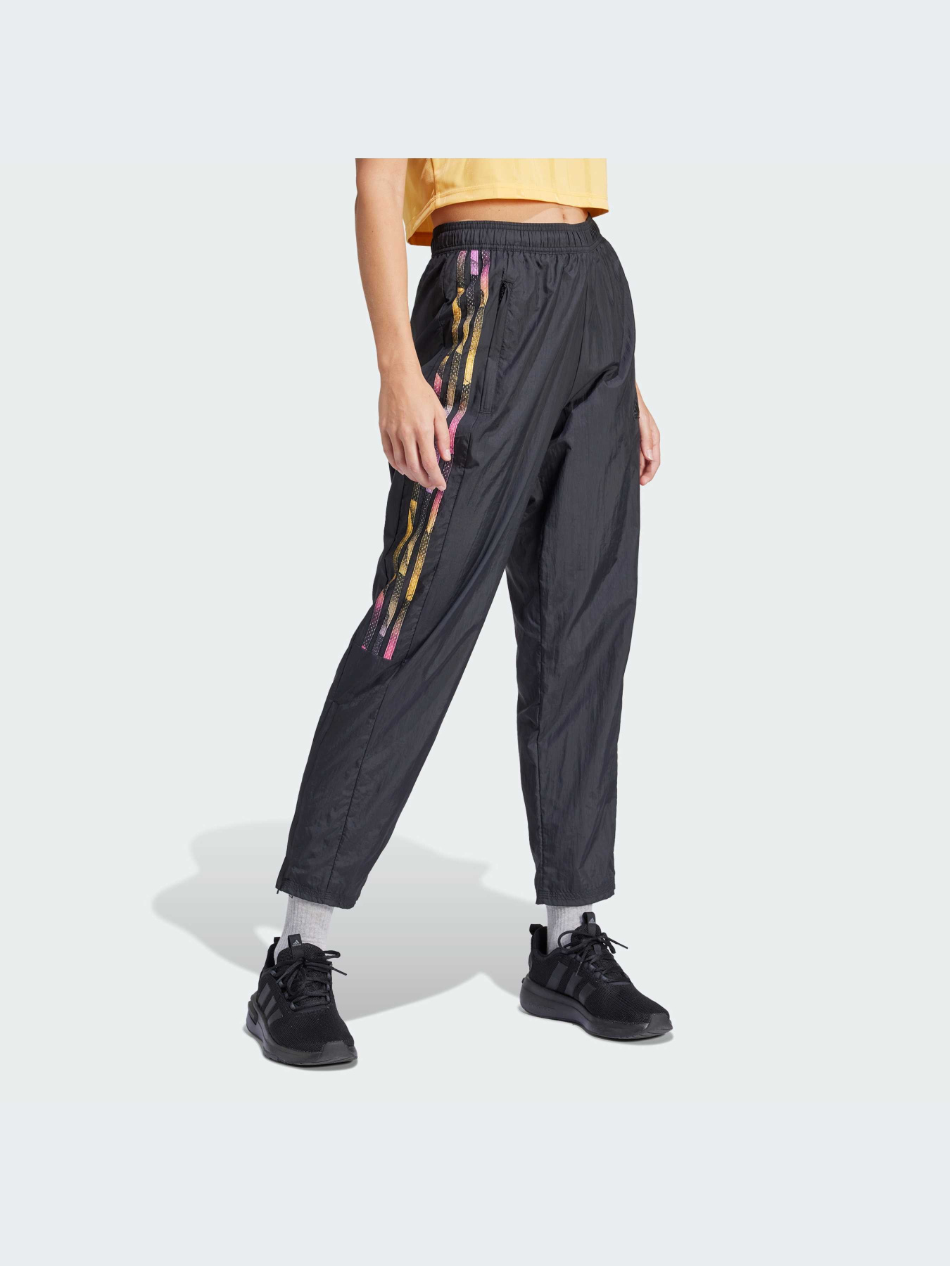 Штани повсякденні Adidas Tiro модель IQ4817 Фото