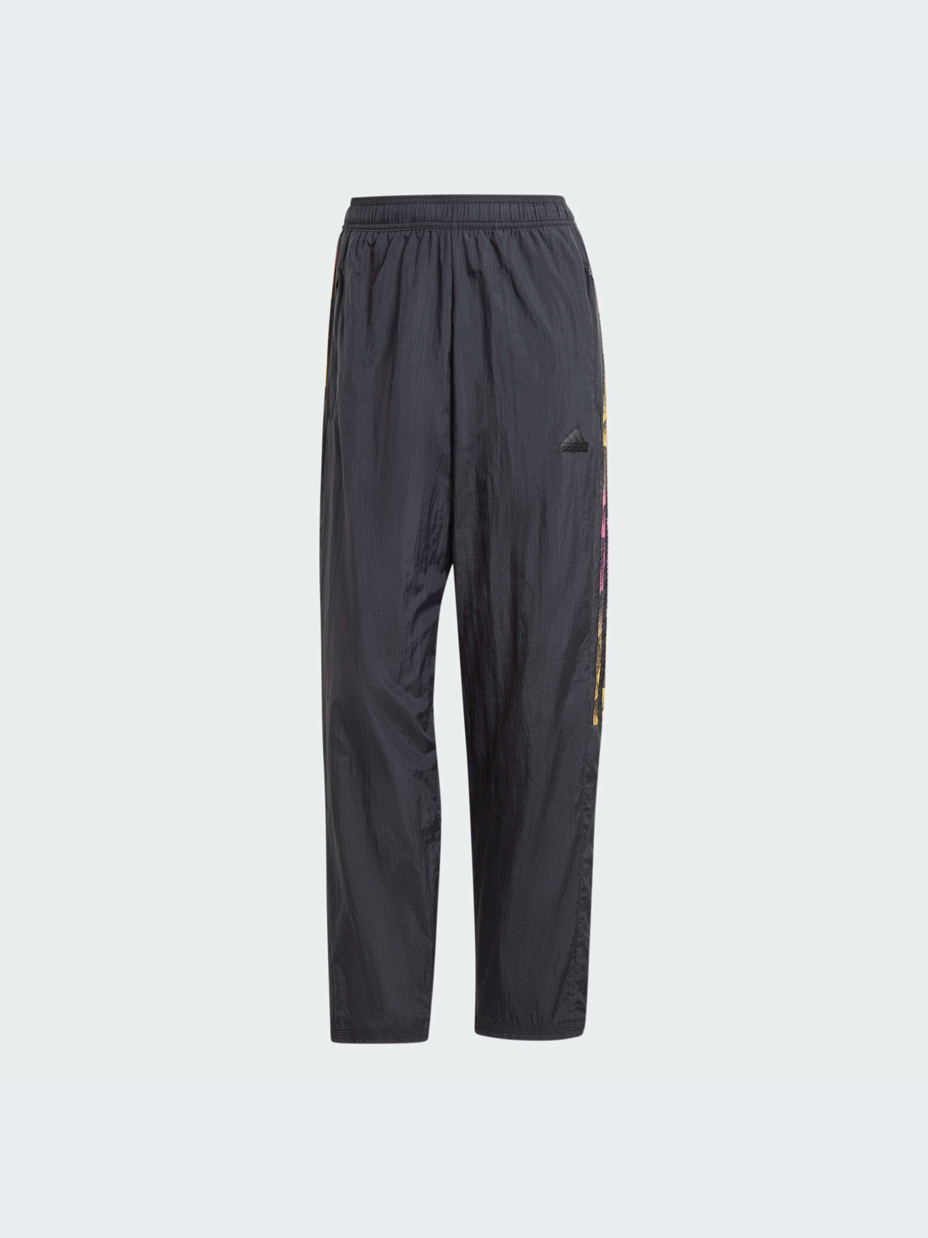 Повсякденні штани Adidas Tiro модель IQ4817 Фото