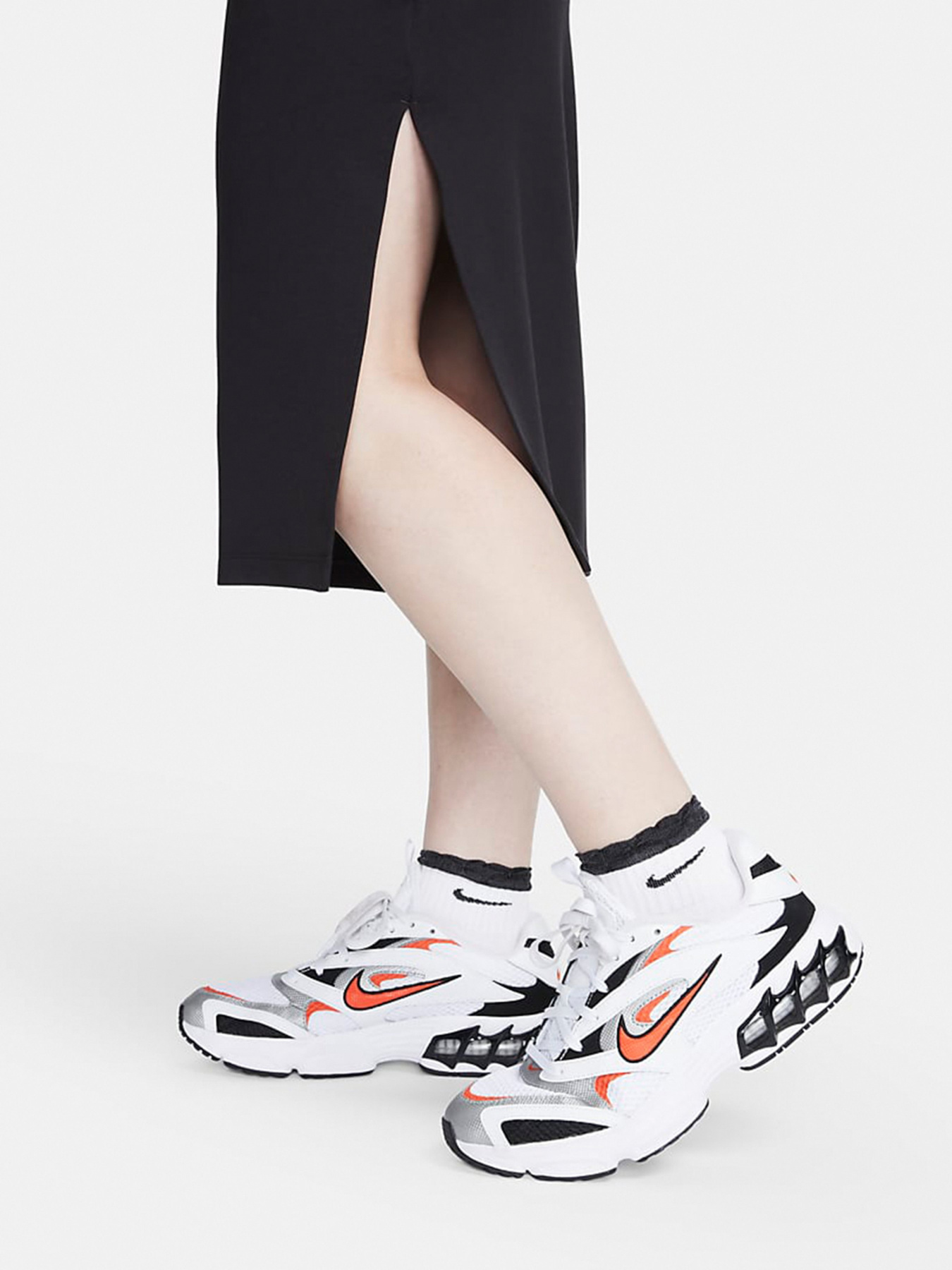 Платья NIKE модель DV7878-010 Платья NIKE модель DV7878-010 Фото