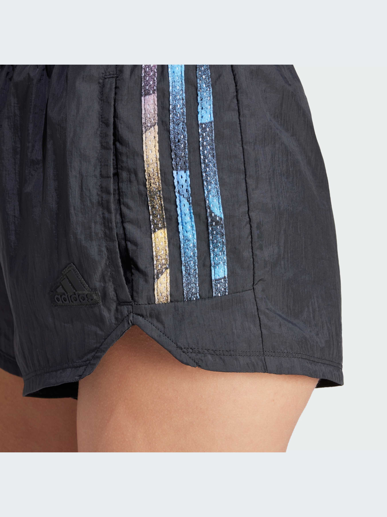 Повседневные шорты Adidas Tiro модель IQ4814 Фото