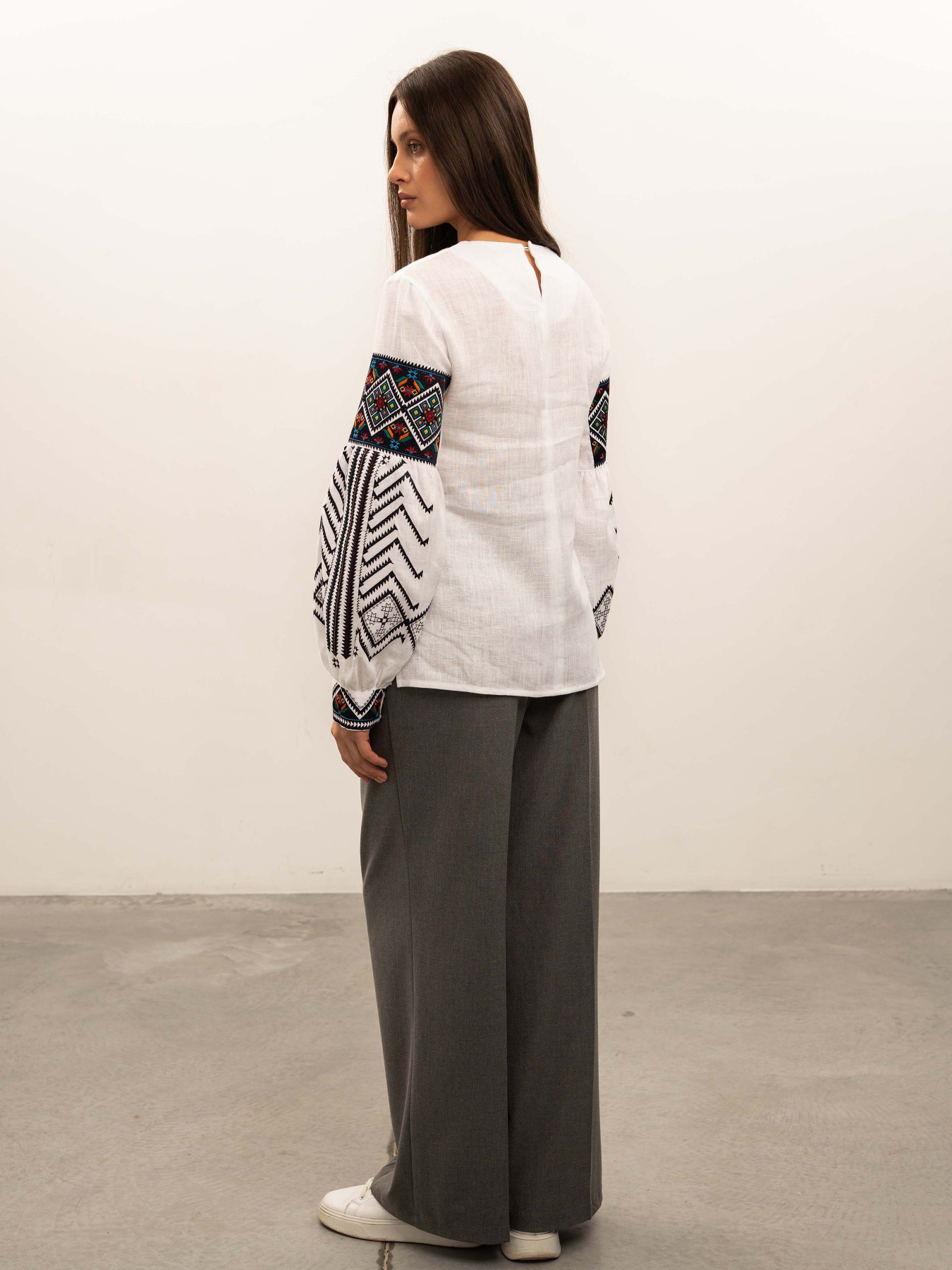 Вышитая рубашка Svarga модель SV-FB00603-1111-10001 Фото