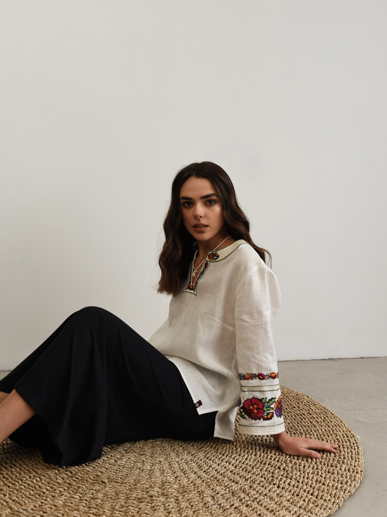 Вышитая рубашка Svarga модель SV-FB00680-1111-10001 Фото