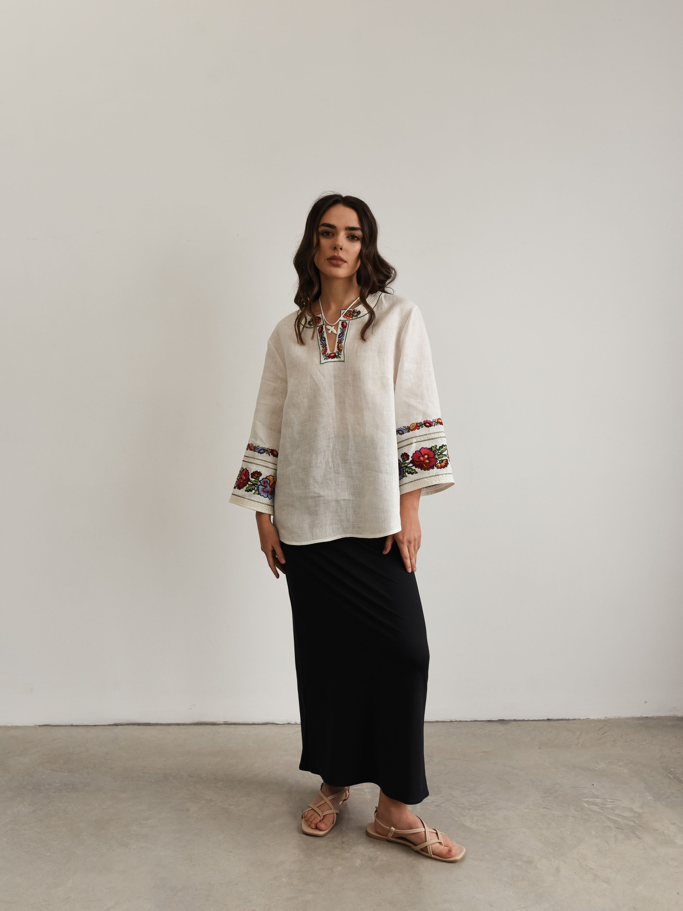 Вышитая рубашка Svarga модель SV-FB00680-1111-10001 Фото