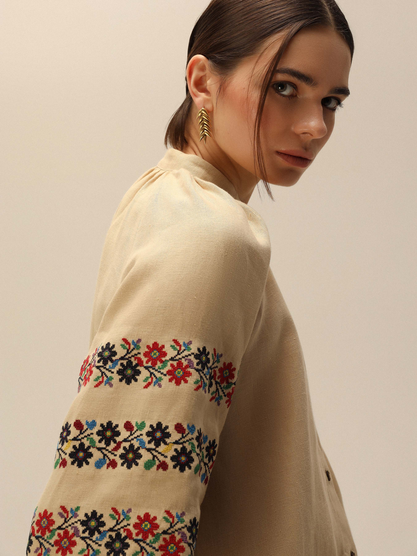 Вышитая рубашка Svarga модель SV-FB00696-1111-10021 Фото