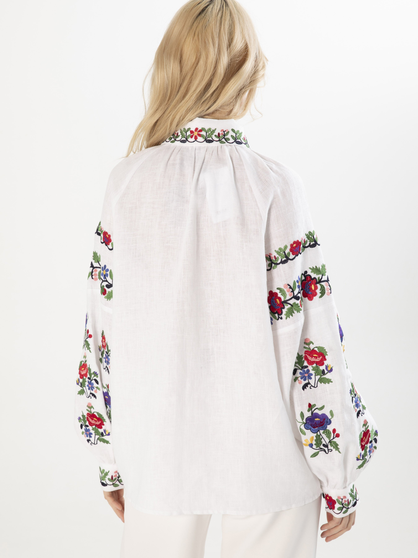 Вышитая рубашка Svarga модель SV-FB00711-1111-10001 Фото