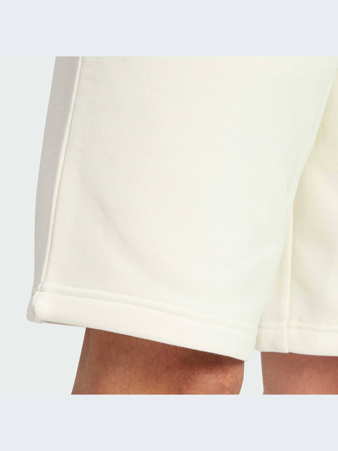 Повседневные шорты Adidas модель IR7814 Повседневные шорты Adidas модель IR7814 Фото