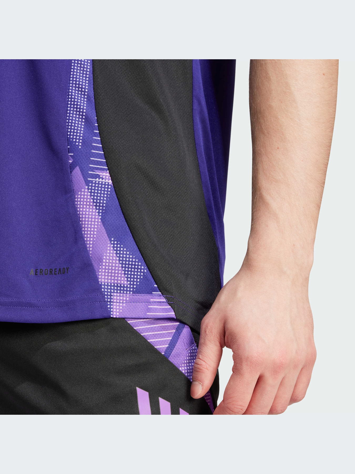 Футболка спортивная Adidas Tiro модель IP8245 Фото