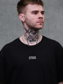 Футболка Without модель 8049278 Футболка Without модель 8049278 Фото