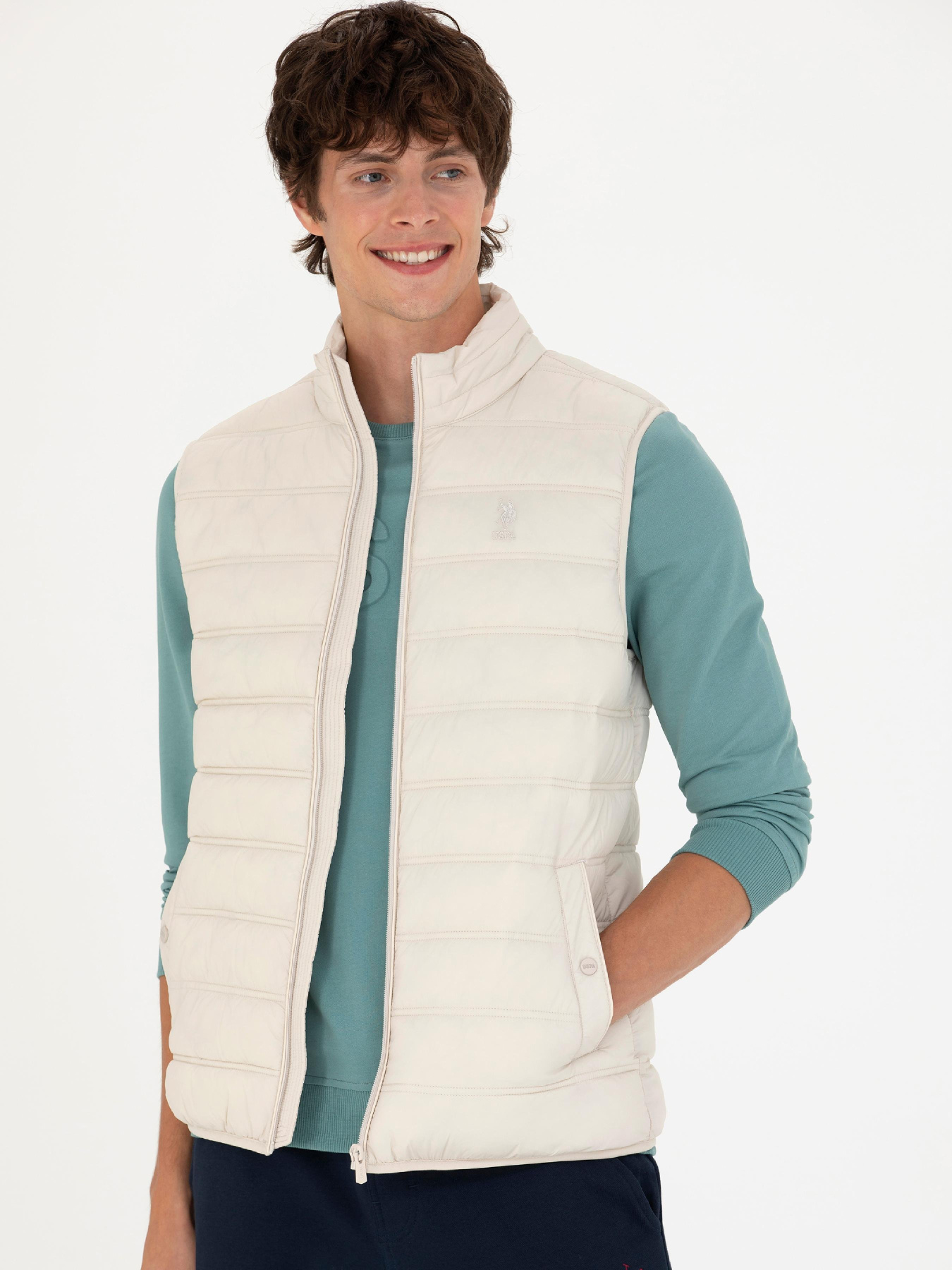 Утеплений жилет US Polo модель G081GL010.000.1631483.VR049 Утеплений жилет US Polo модель G081GL010.000.1631483.VR049 Фото