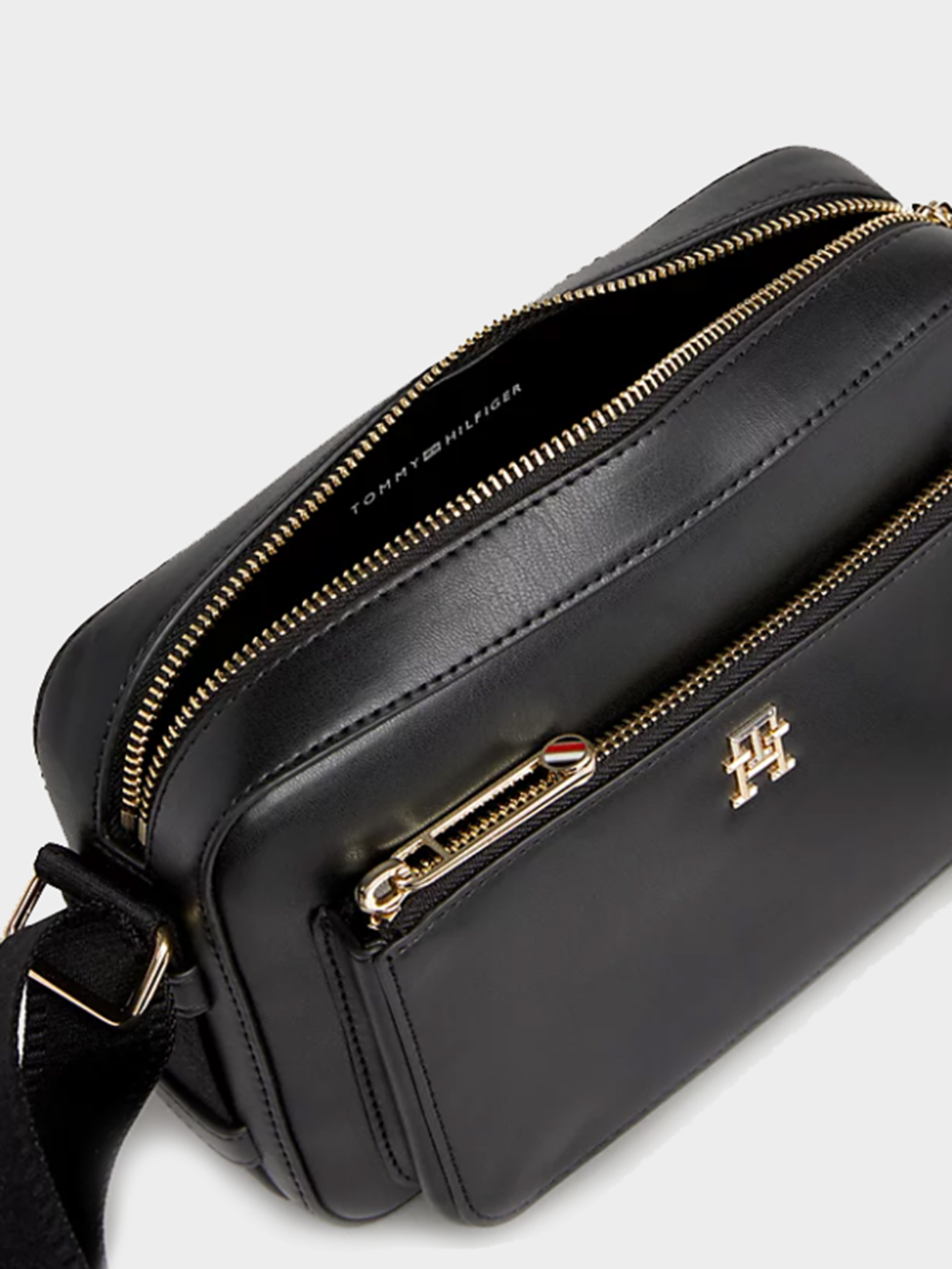 Сумки Tommy Hilfiger модель AW0AW15991-BDS Фото