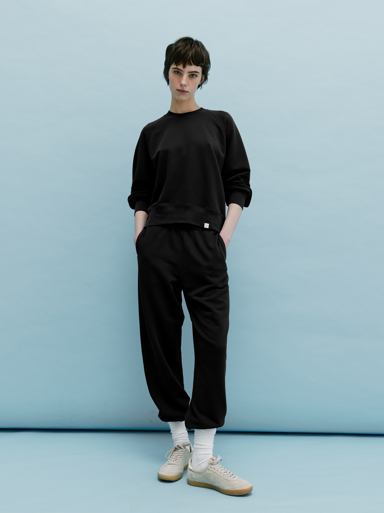 Свитшот Роза модель 231111_black Фото