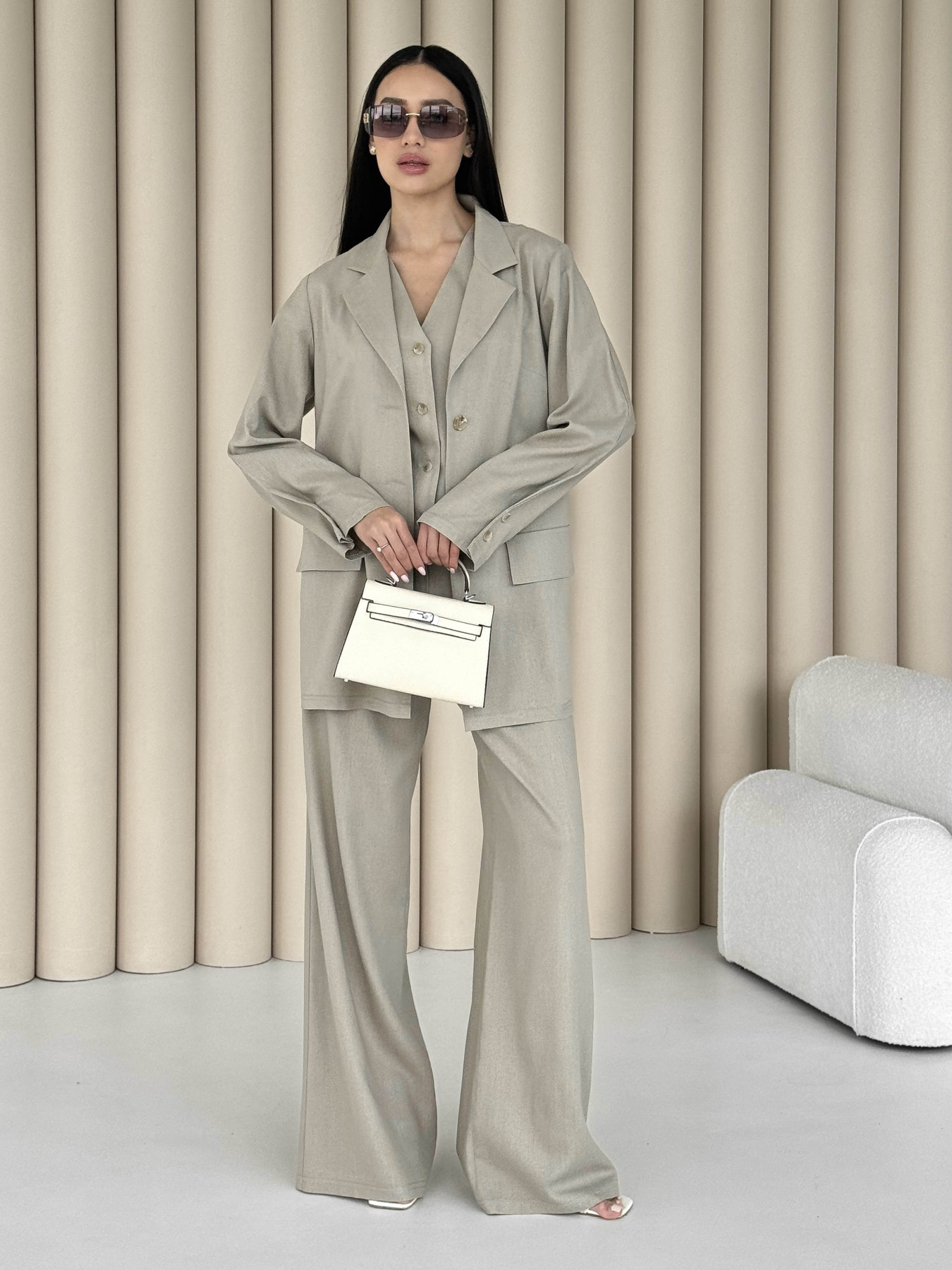 Костюмы Jadone Fashion модель Vest_Mey_bej Фото