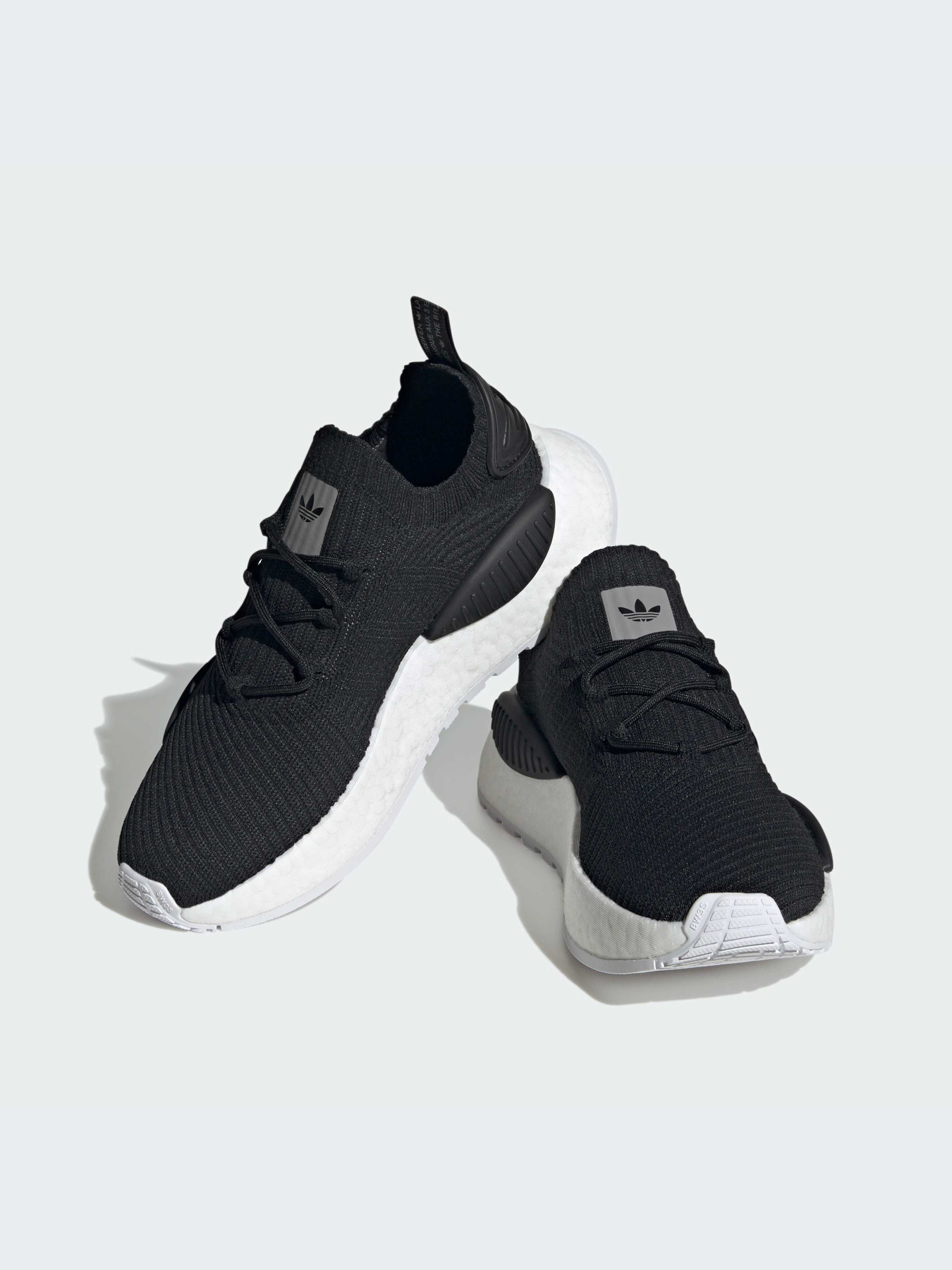 Кросівки повсякденні Adidas NMD модель IG0480 Фото