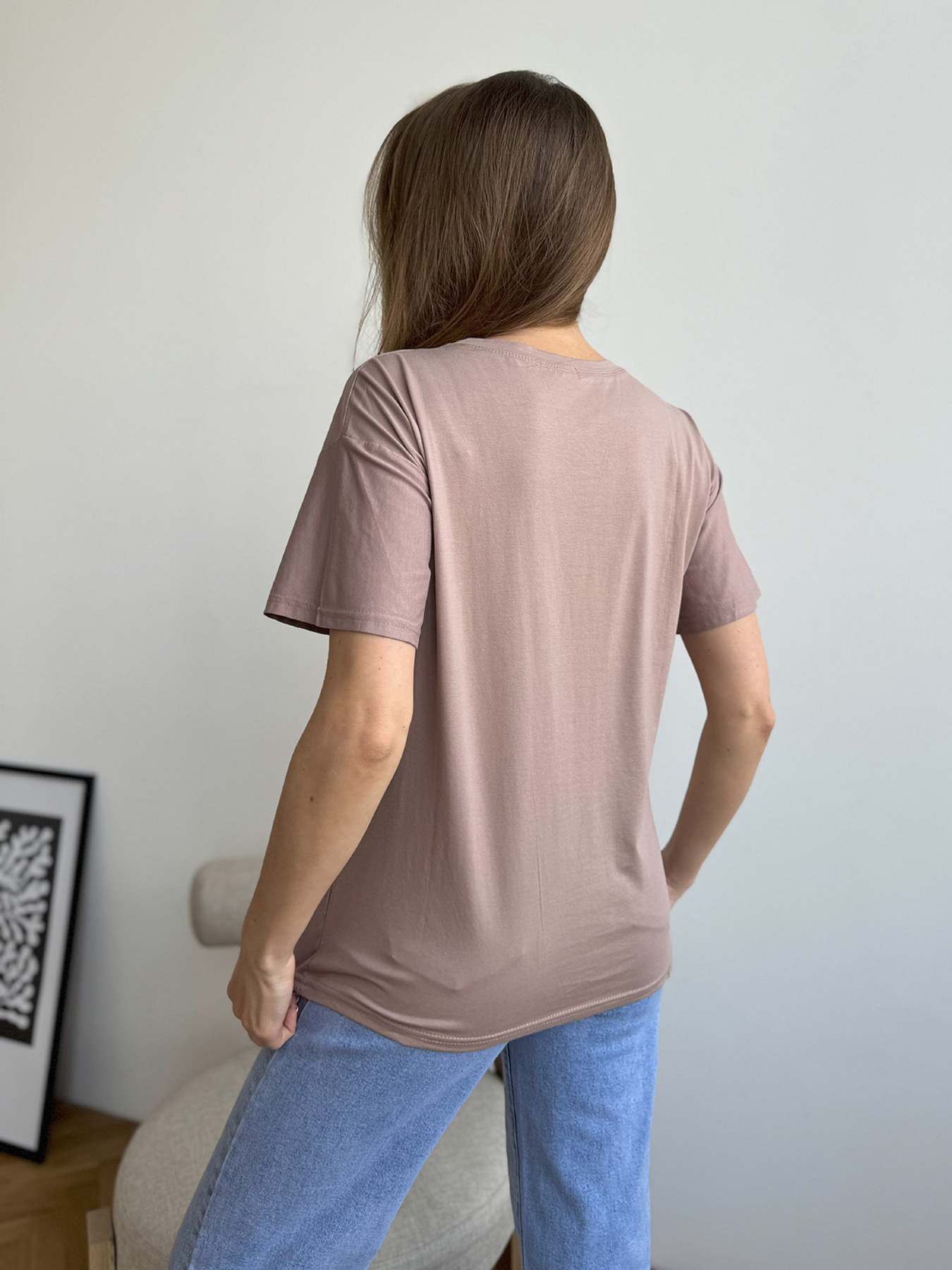 Футболка ISSA Plus модель WN20-605_темно_бежевый Футболка ISSA Plus модель WN20-605_темно_бежевый Фото