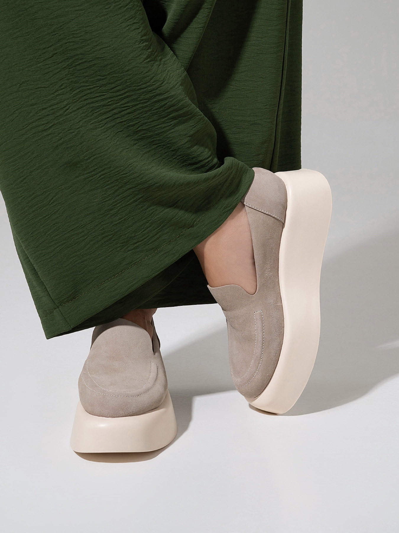 Лоферы ISSA Plus модель OB2-468_бежевый Фото