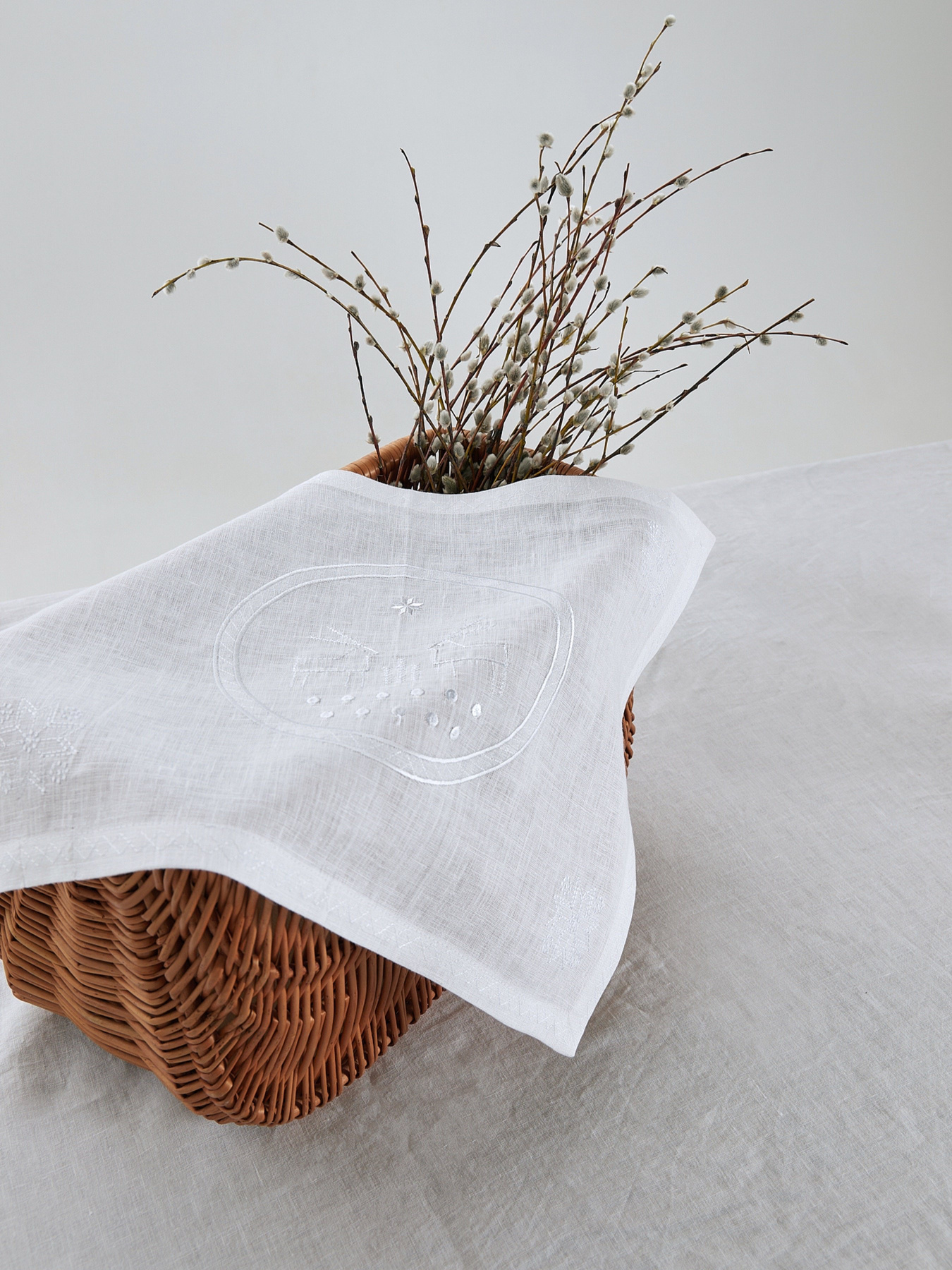 Набір з 2-х серветок столових з льону з машинною вишивкою "Білим по білому" GNIZDO модель LTNMEEC-002 Набір з 2-х серветок столових з льону з машинною вишивкою "Білим по білому" GNIZDO модель LTNMEEC-002 Фото