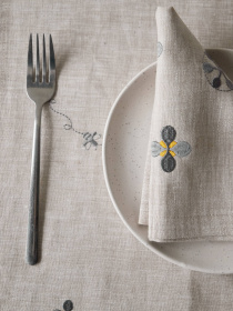 Набір з 2-х серветок столових з льону з машинною вишивкою "Мед" в натуральному кольорі GNIZDO Модель LTNMEHC-002 Фото