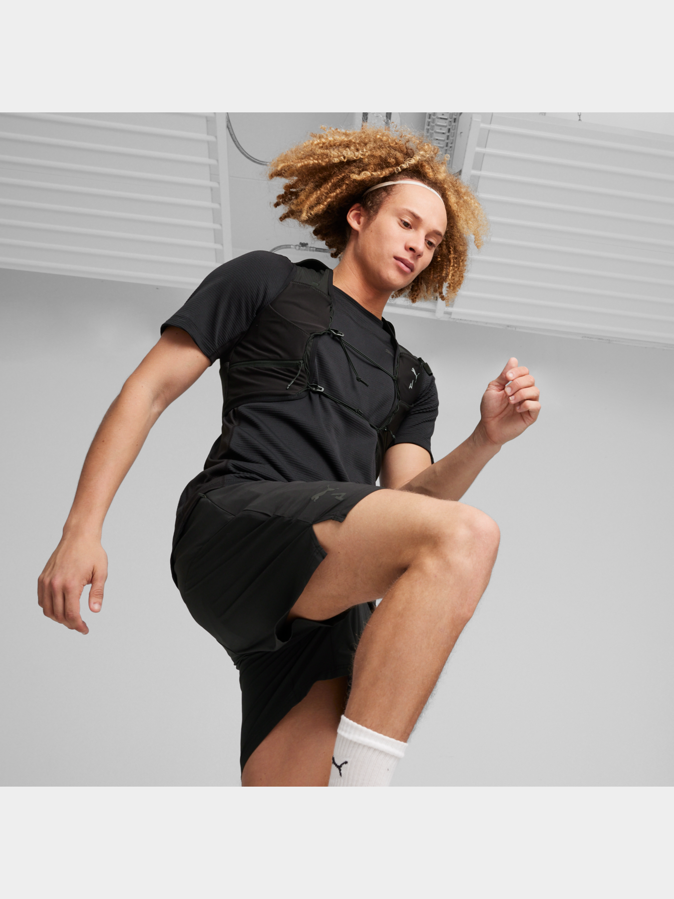 Жилет с утеплителем PUMA Seasons Trail Running Vest модель 090427 Фото