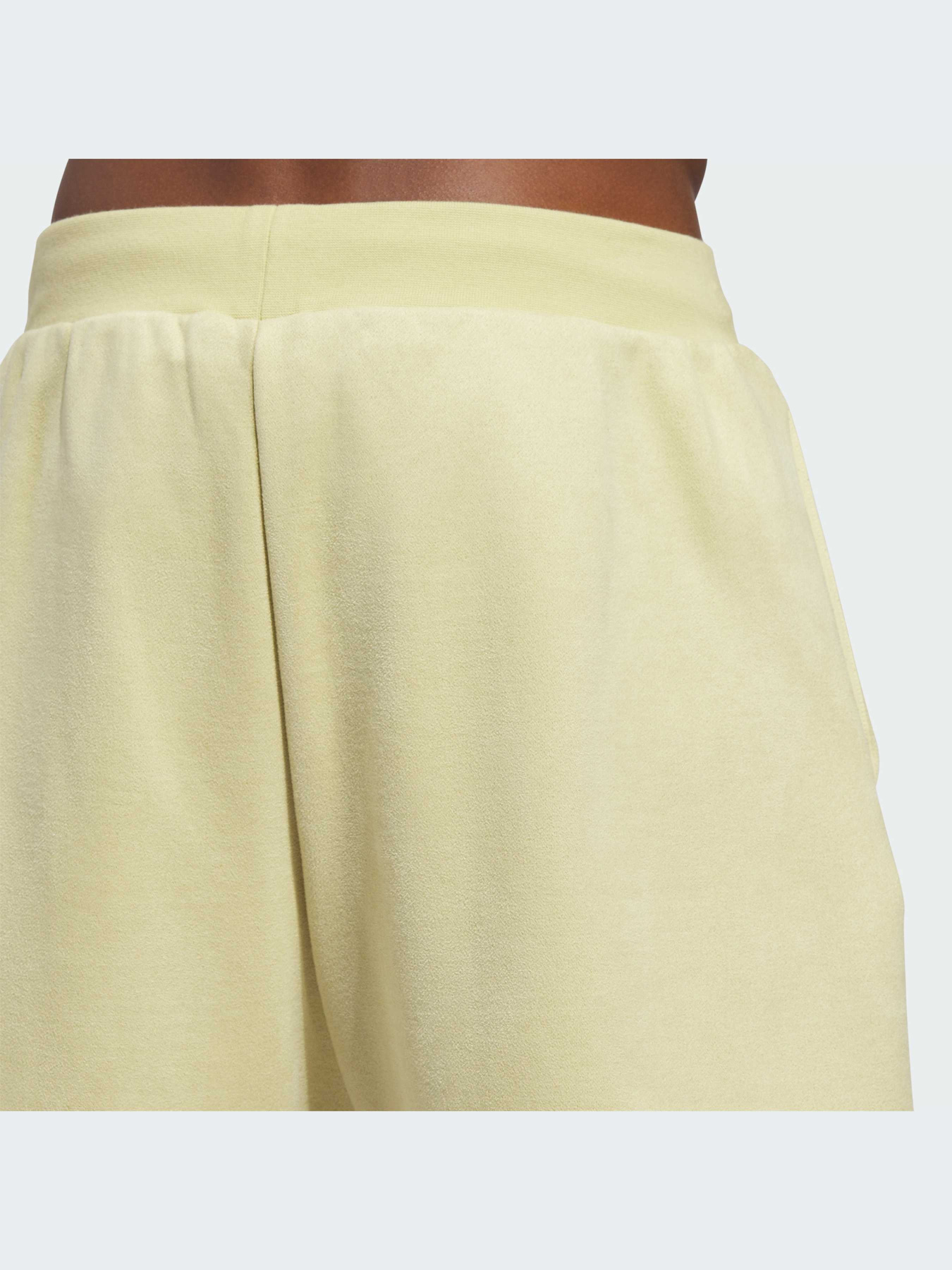 Спортивні шорти Adidas модель IN7700 Фото