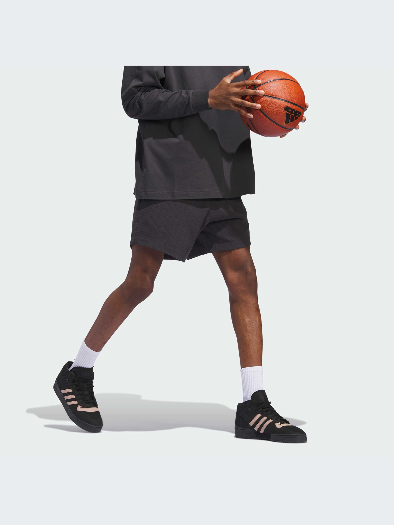 Спортивні шорти Adidas модель IT2472 Спортивні шорти Adidas модель IT2472 Фото