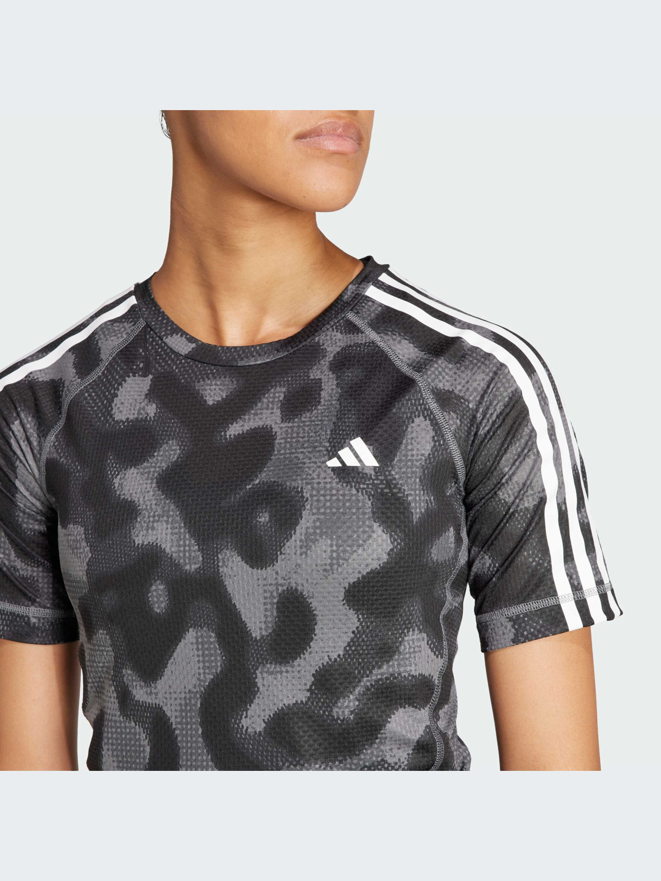 Спортивная футболка Adidas 3 Stripes модель IK5012 Фото