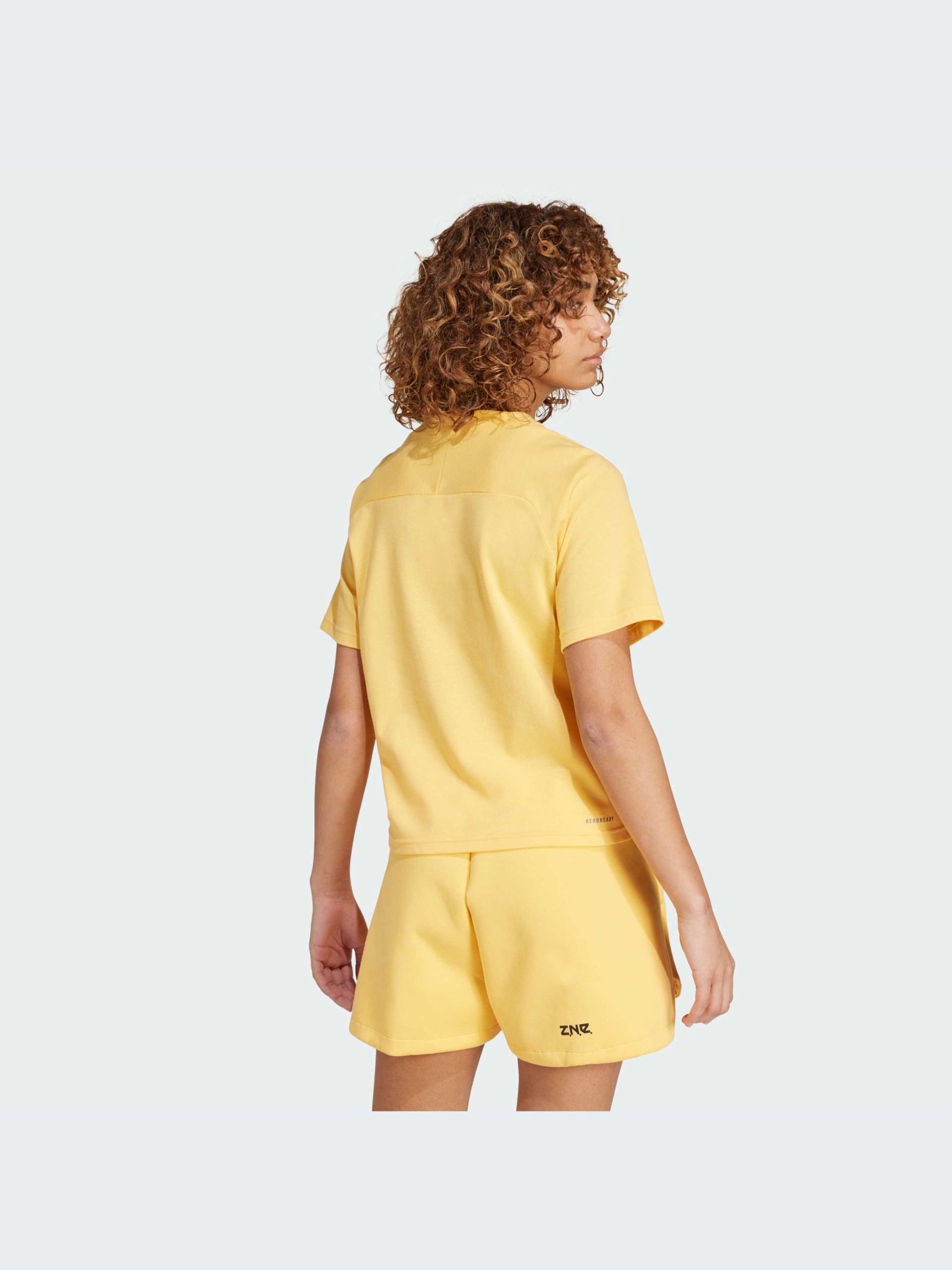 Футболка adidas ZNE IS3932-KZ для женщин, цвет: Жёлтый - купить по ...