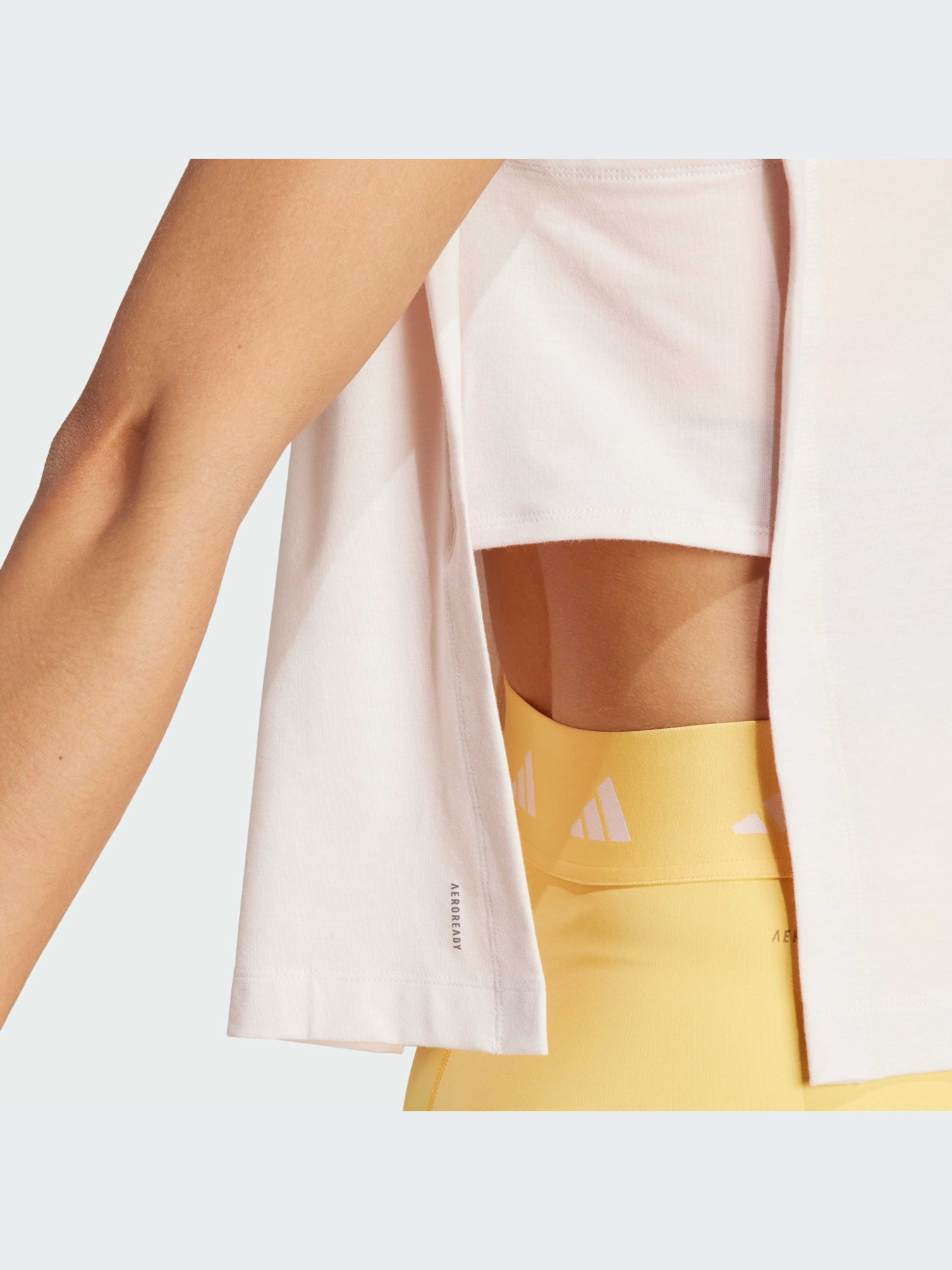 Майка спортивная Adidas модель IT2177 Фото