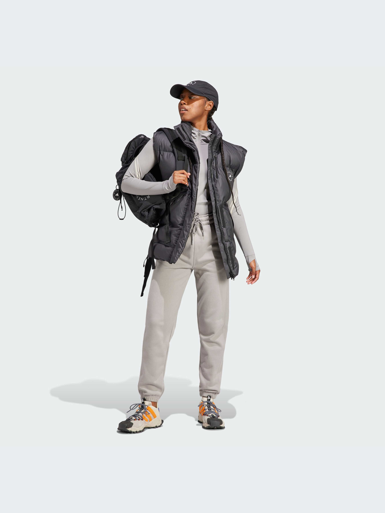 Утепленный жилет Adidas by Stella McCartney модель HZ9133 Фото