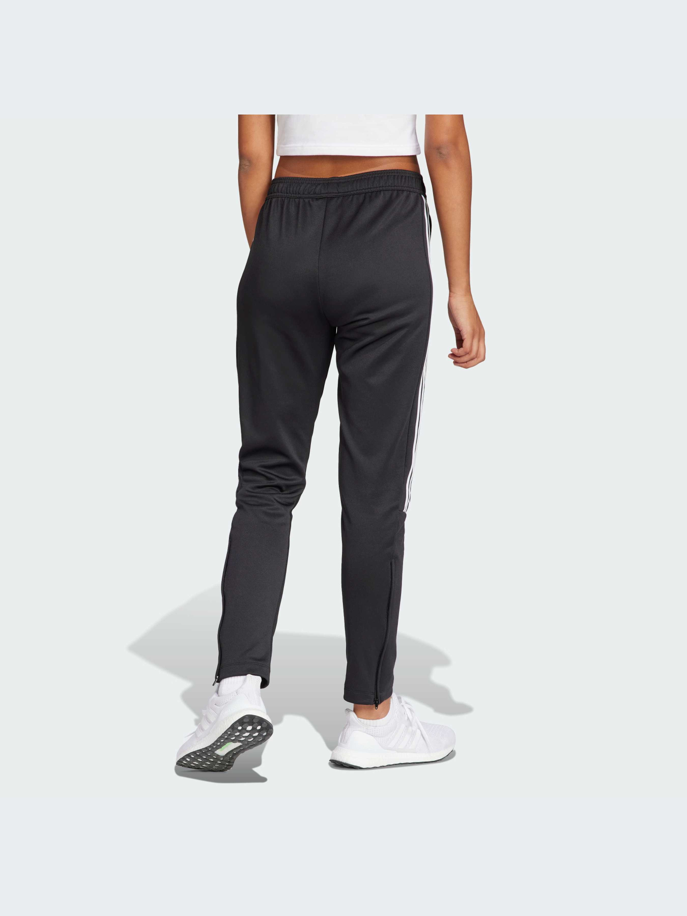 Повсякденні штани Adidas Tiro модель IS4554 Повсякденні штани Adidas Tiro модель IS4554 Фото