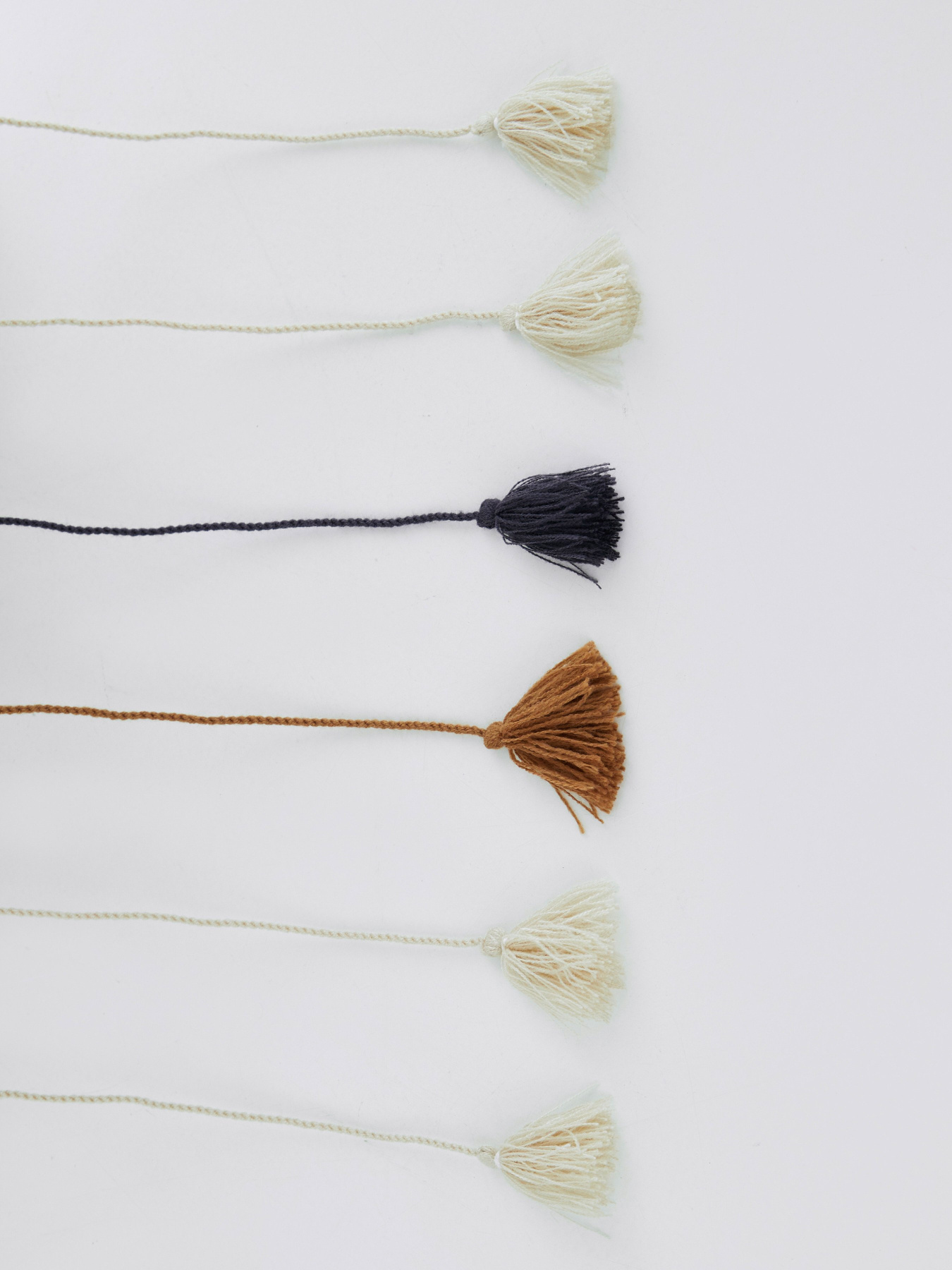 Ранер з льону з машинною вишивкою в натуральному кольорі "Мед" GNIZDO Модель LTRMEHC-002 Фото