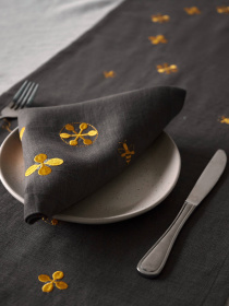 Набір з 2-х серветок столових з льону з машинною вишивкою "Мед" в кольорі графіт GNIZDO Модель LTNMEHC-005 Фото