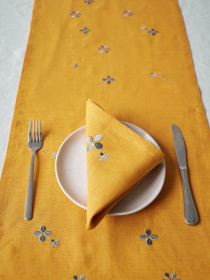 Набір з 2-х серветок столових з льону з машинною вишивкою "Мед" в кольорі шафран GNIZDO Модель LTNMEHC-011 Фото