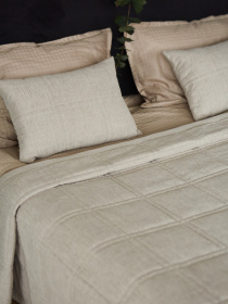 Покрывало двухстороннее стеганое на кровать тауп МАЕСТРО модель 106725 Покрывало двухстороннее стеганое на кровать тауп МАЕСТРО модель 106725 Фото