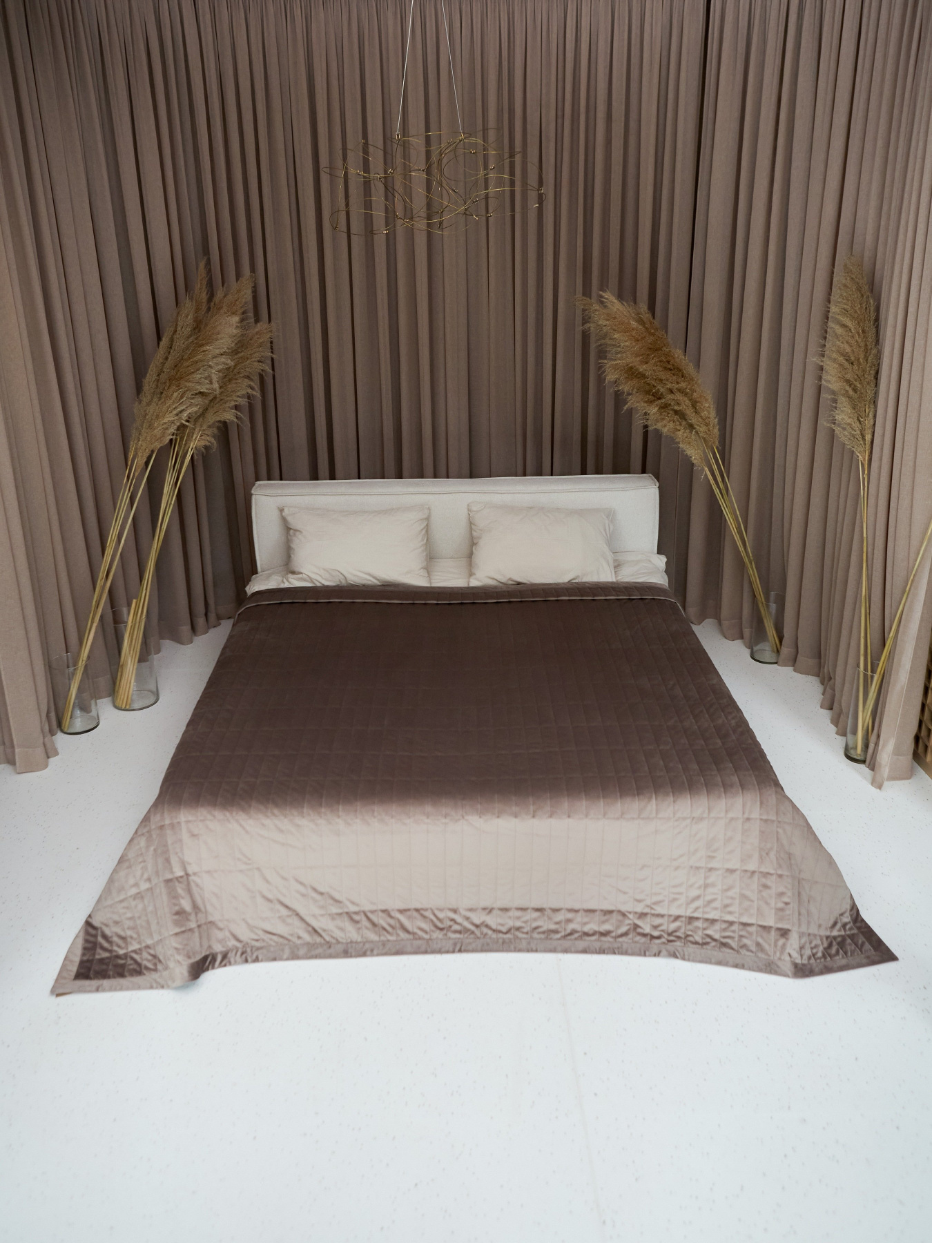 Покривало двостороннє стьобане на ліжко кавовий МАЕСТРО Модель 105070 Фото