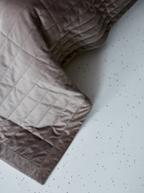 Покривало двостороннє стьобане на ліжко кавовий МАЕСТРО модель 105070 Фото