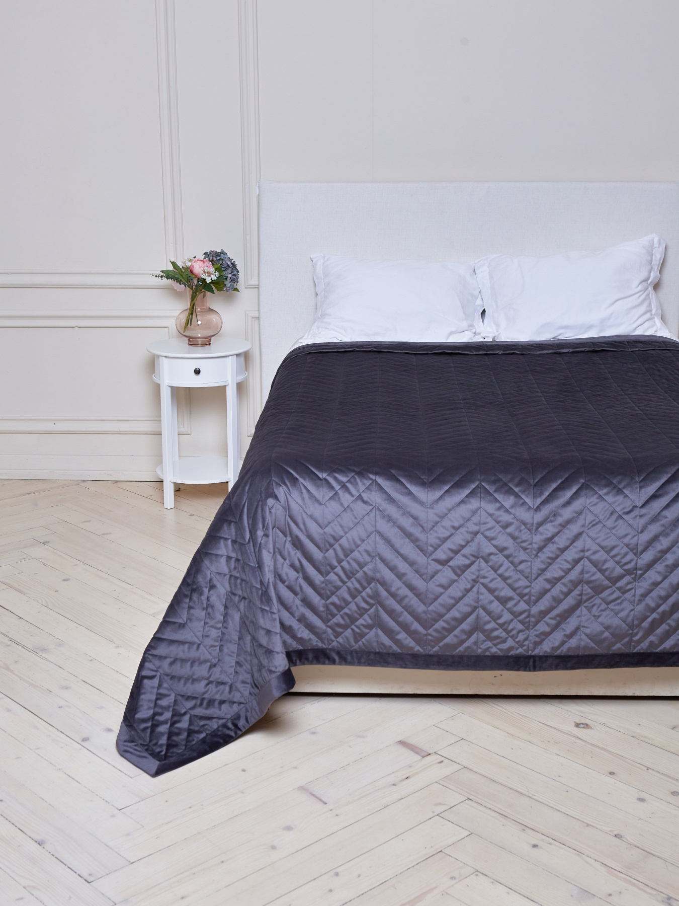 Покривало двостороннє стьобане на ліжко графіт МАЕСТРО Модель 104220 Фото