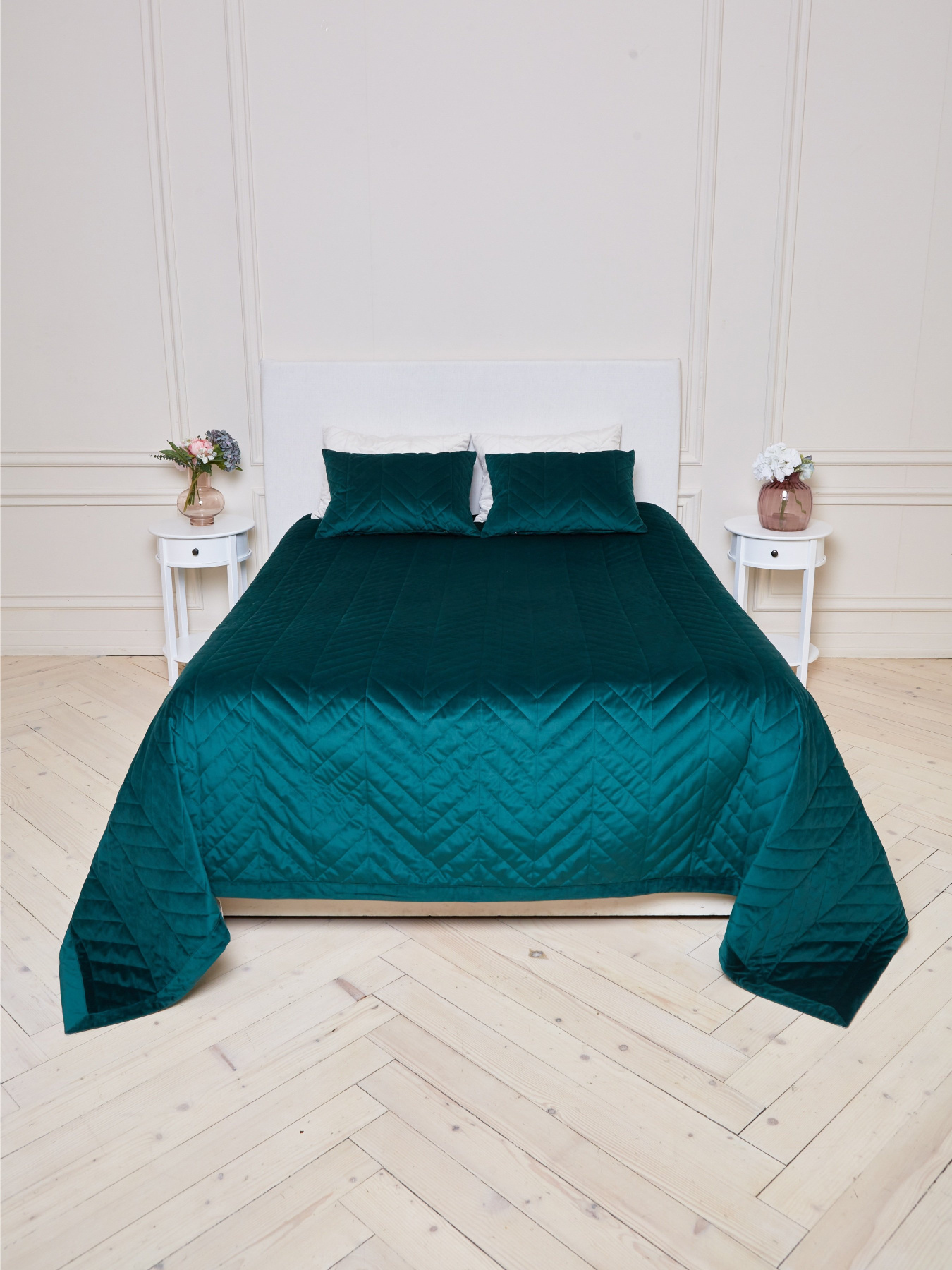 Покривало двостороннє стьобане на ліжко зелений МАЕСТРО модель 104213 Покривало двостороннє стьобане на ліжко зелений МАЕСТРО модель 104213 Фото