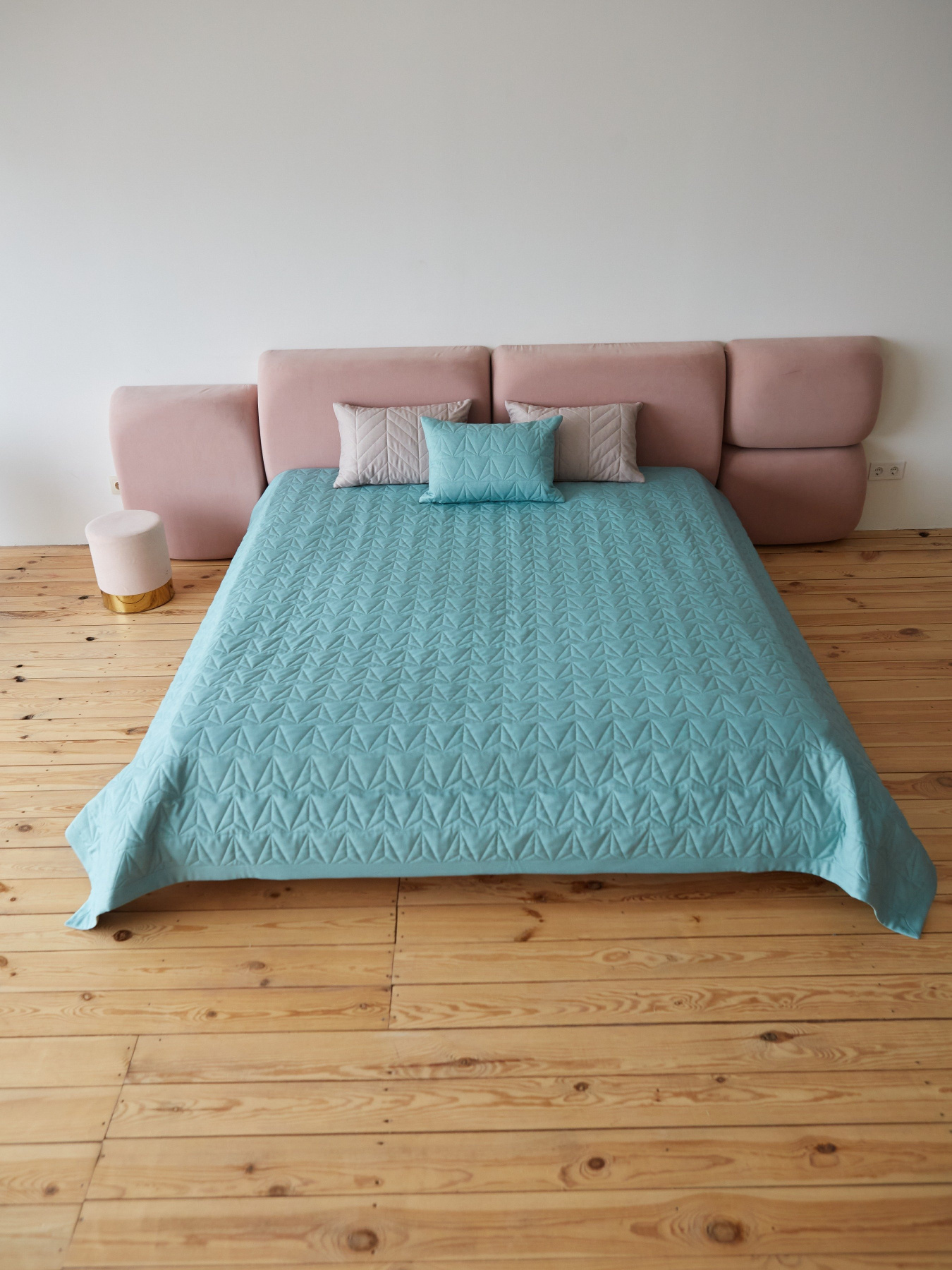 Покрывало двухстороннее стеганое на кровать мятный МАЕСТРО модель 102348 Покрывало двухстороннее стеганое на кровать мятный МАЕСТРО модель 102348 Фото