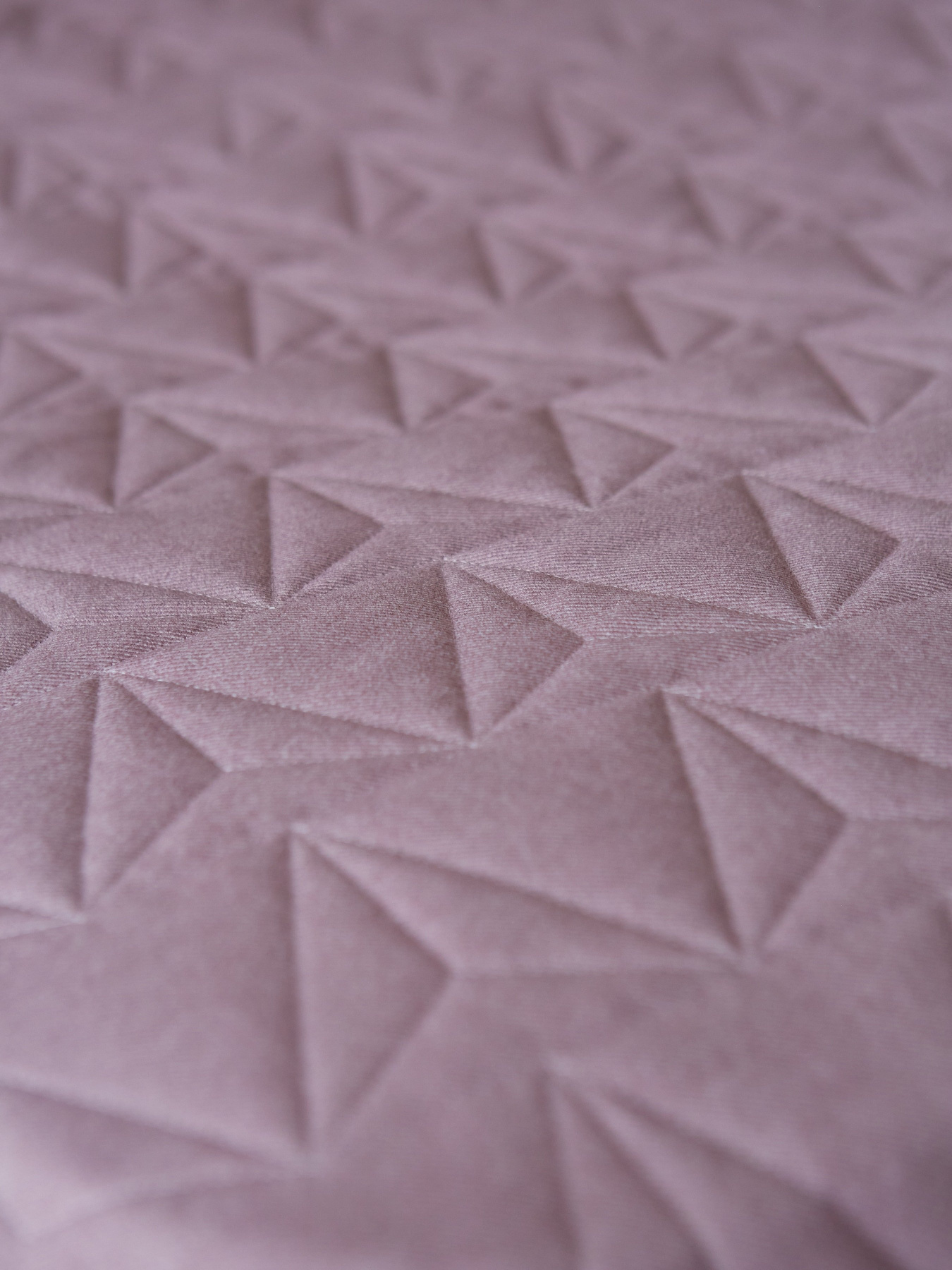 Покривало двостороннє стьобане на ліжко рожевий МАЕСТРО Модель 102312 Фото