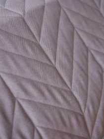 Покрывало двухстороннее стеганое на кровать серый МАЕСТРО модель 102358 Фото