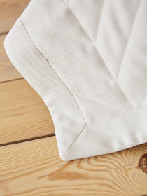 Покрывало двухстороннее стеганое на кровать молочный МАЕСТРО модель 102364 Покрывало двухстороннее стеганое на кровать молочный МАЕСТРО модель 102364 Фото