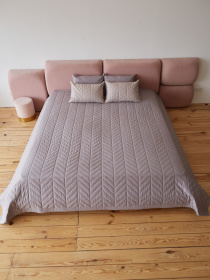 Покрывало двухстороннее стеганое на кровать серый МАЕСТРО модель 102357 Фото