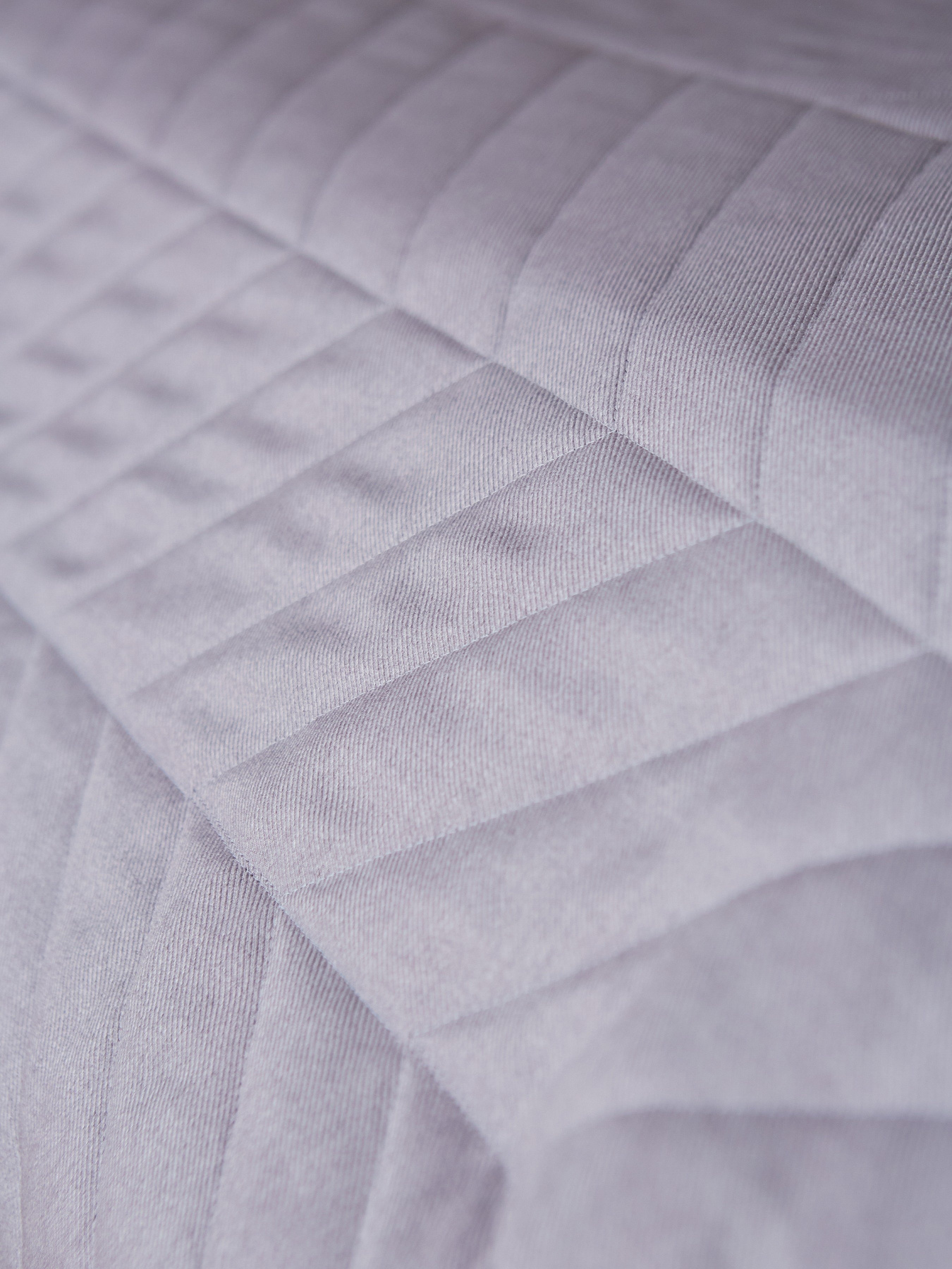 Покривало двостороннє стьобане на ліжко сірий МАЕСТРО модель 102357 Фото